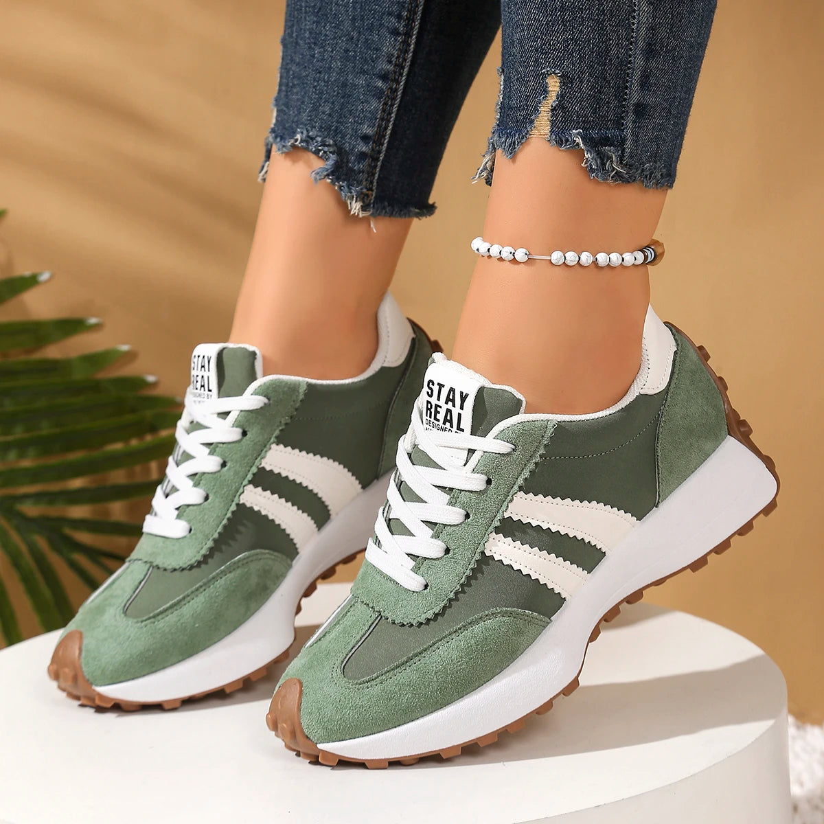 Women Anti-slip Sneakers 2025 New Spring Casual Light Flat Sneakers Women Outdoor Autumn Brand Luxury Vulcanize Shoes Women