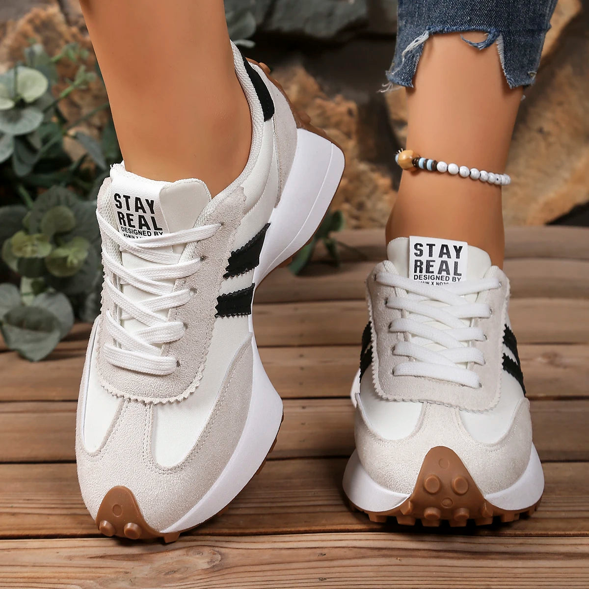 Women Anti-slip Sneakers 2025 New Spring Casual Light Flat Sneakers Women Outdoor Autumn Brand Luxury Vulcanize Shoes Women