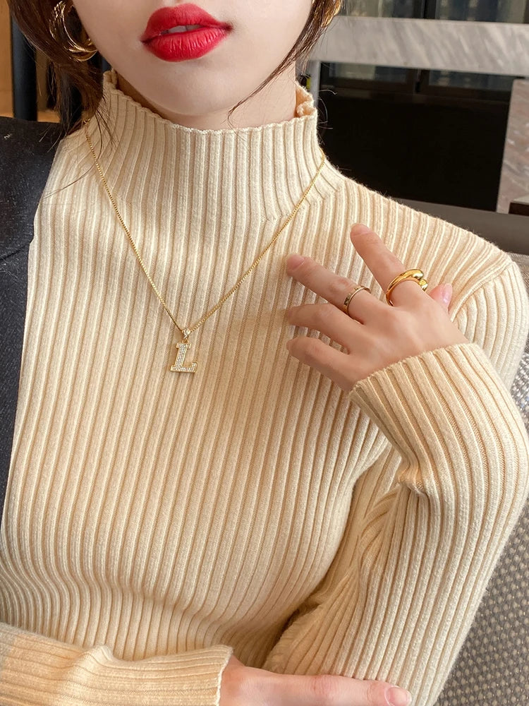 Elegant Knitted Turtleneck Sweater – Slim Fit Women’s Top