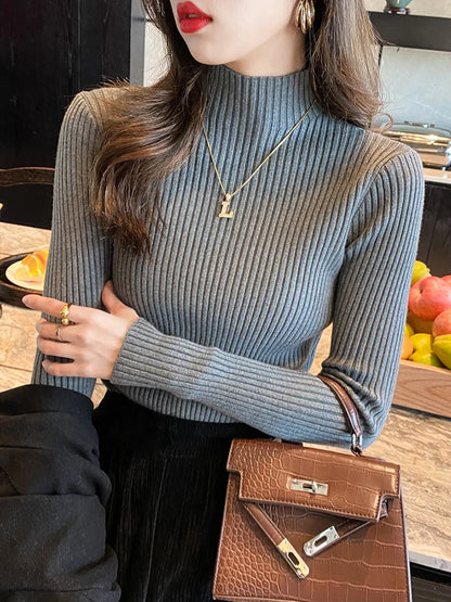 Elegant Knitted Turtleneck Sweater – Slim Fit Women’s Top